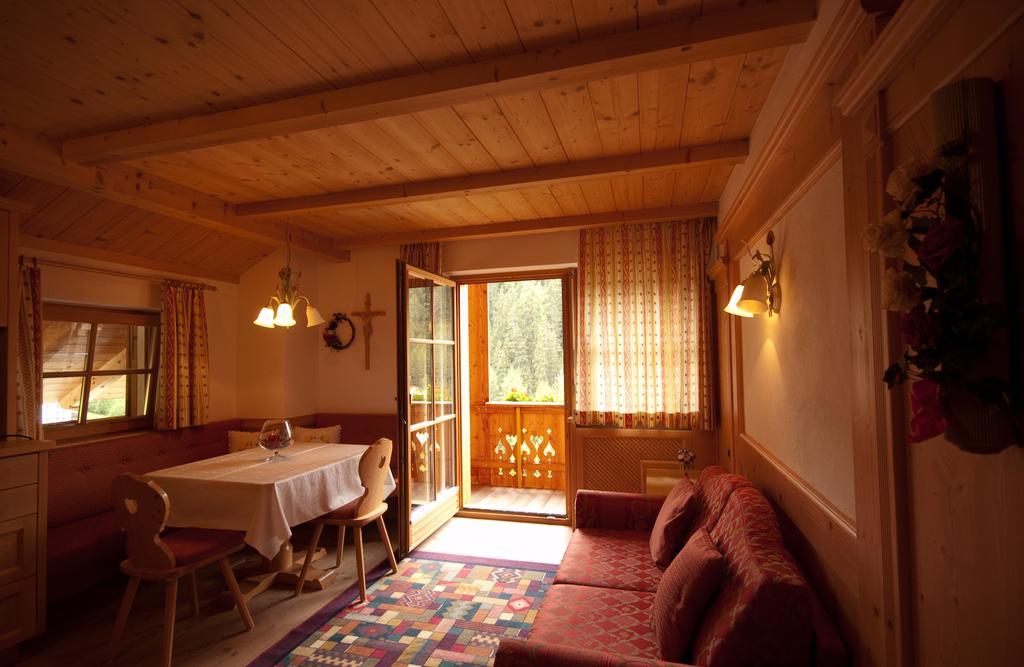 Ciasa Mirio' Apartment La Valle Cameră foto